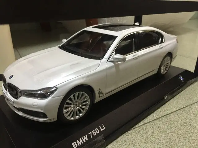 Carro Colecionavel Bmw 750Li J-142 Escala  1:18 1
