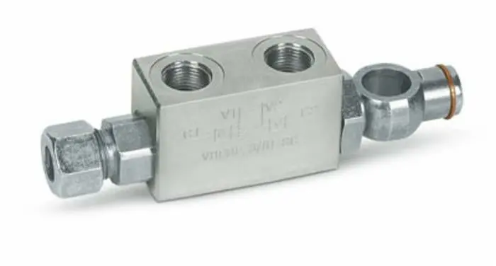 Check Valve With 3/8" Bsp Ports And Banjo 1