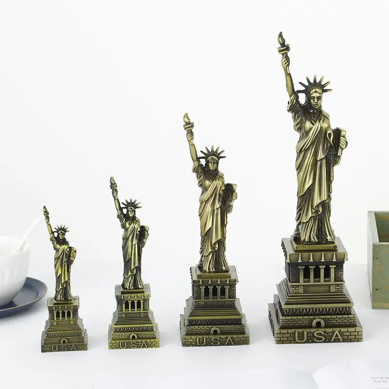 Estátua Da Liberdade De Metal 1