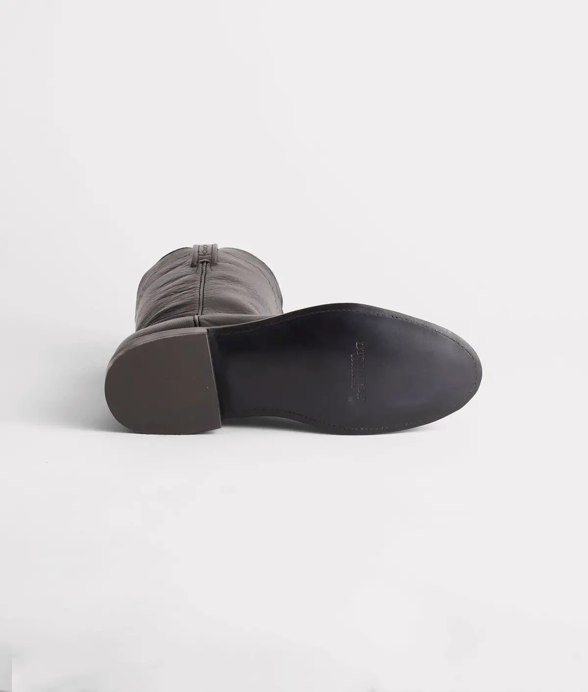 Majestic Roper :: Black 6