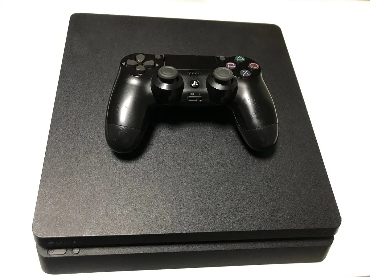 Consola Playstation 4 Slim 1T 1 Comando - Usada Mais 3 Anos 1