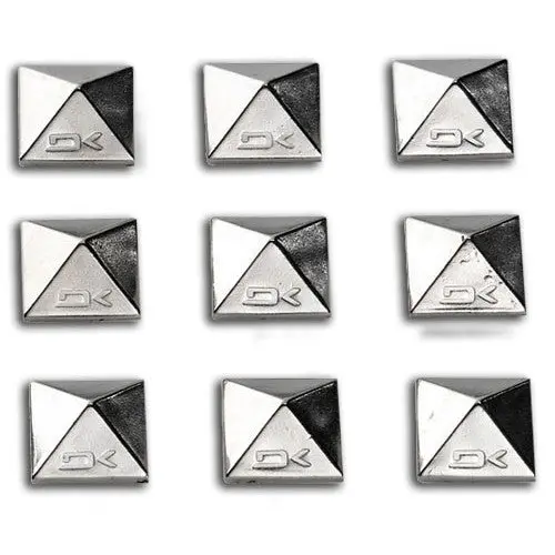 Dakine Pyramid Studs Chrome 1
