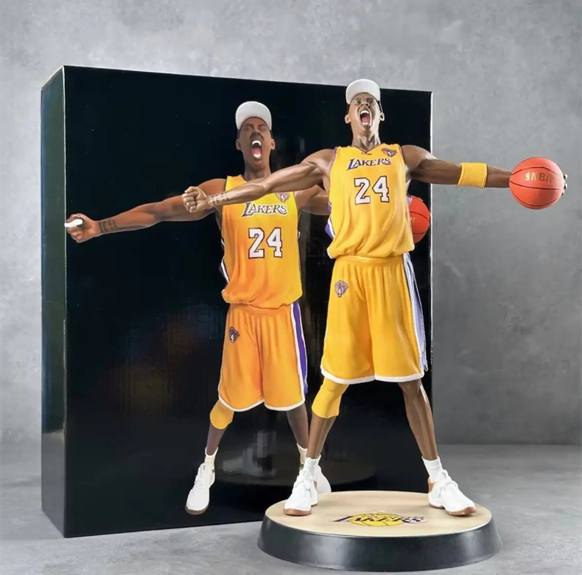 Figura De Ação Kobe Bryant Los Angeles Laker Edição Limitada 38Cm - Lakers 2