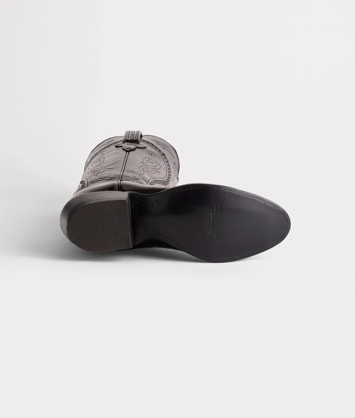 Gavin :: Black Cherry 7