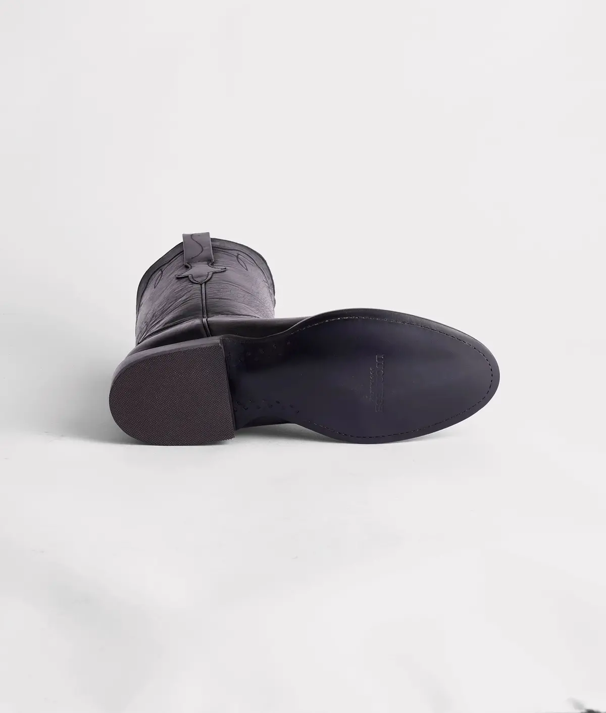 Tanner :: Black 6