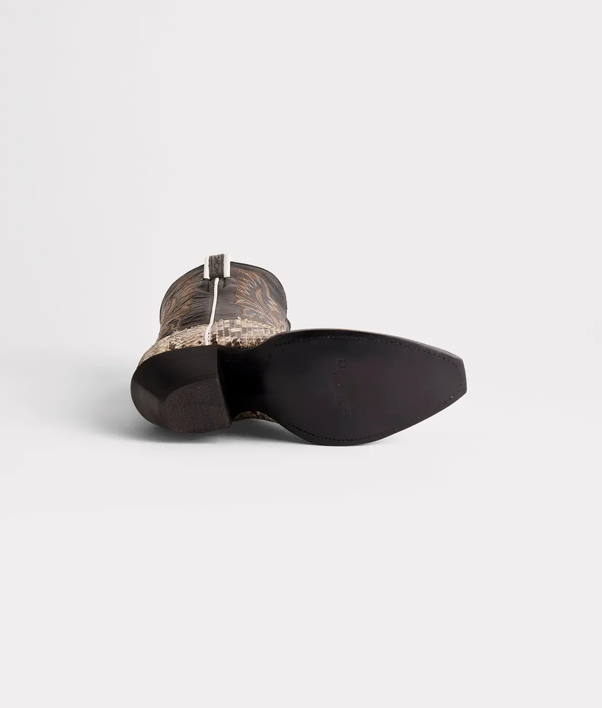 Dale Exotic :: Black/White + Black 6