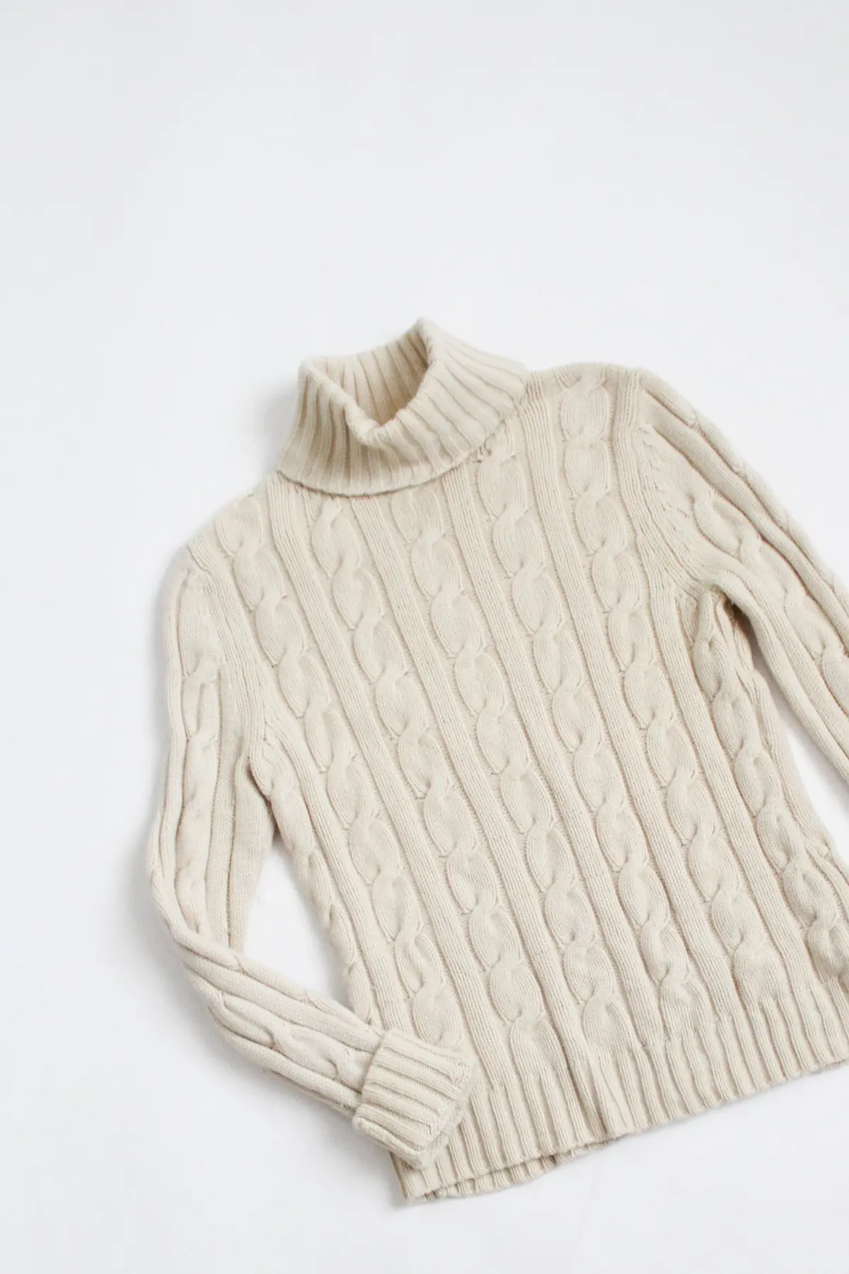 Cashmere & Wool Oatmilk Turtleneck 1