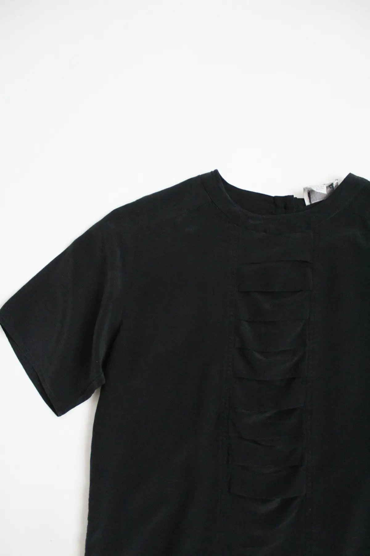 Silk Ash Black Tee 1