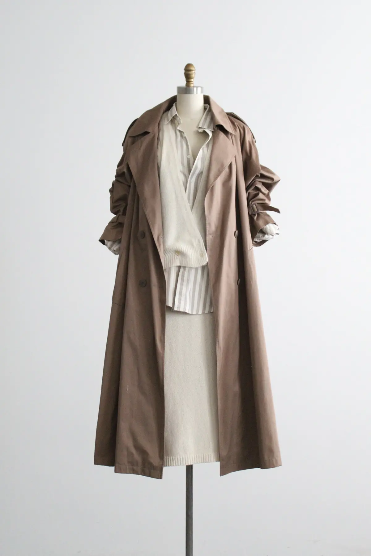 Classic Vintage Trenchcoat 1