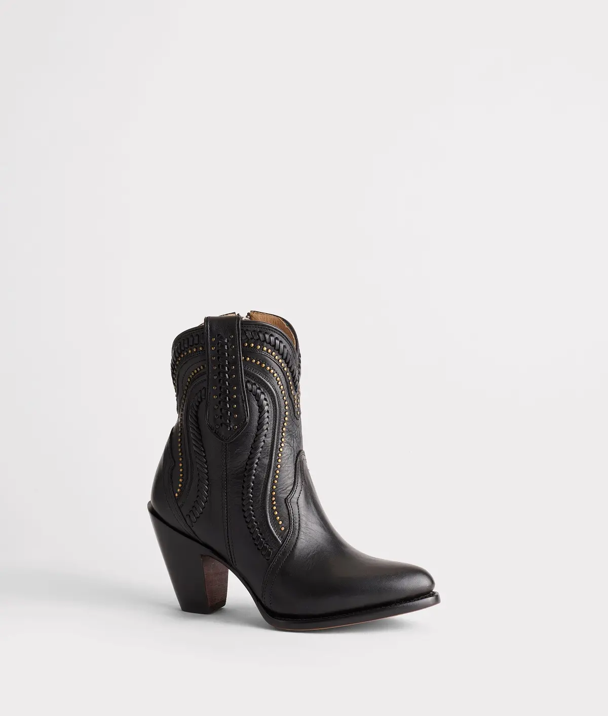 Shanae :: Black 5