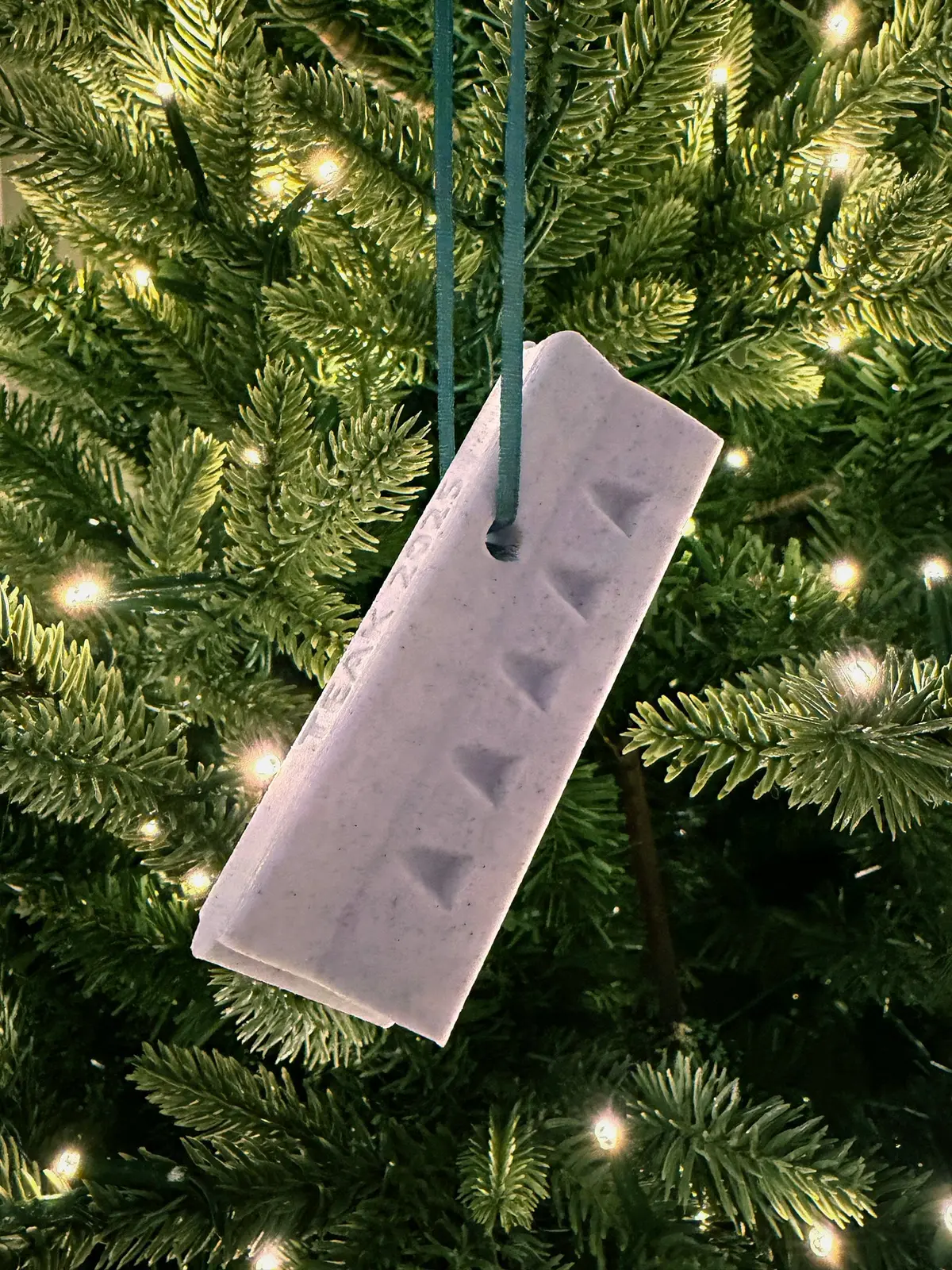 Limited Edition Mini Barrier Fingerboard Ornament For 2025 1