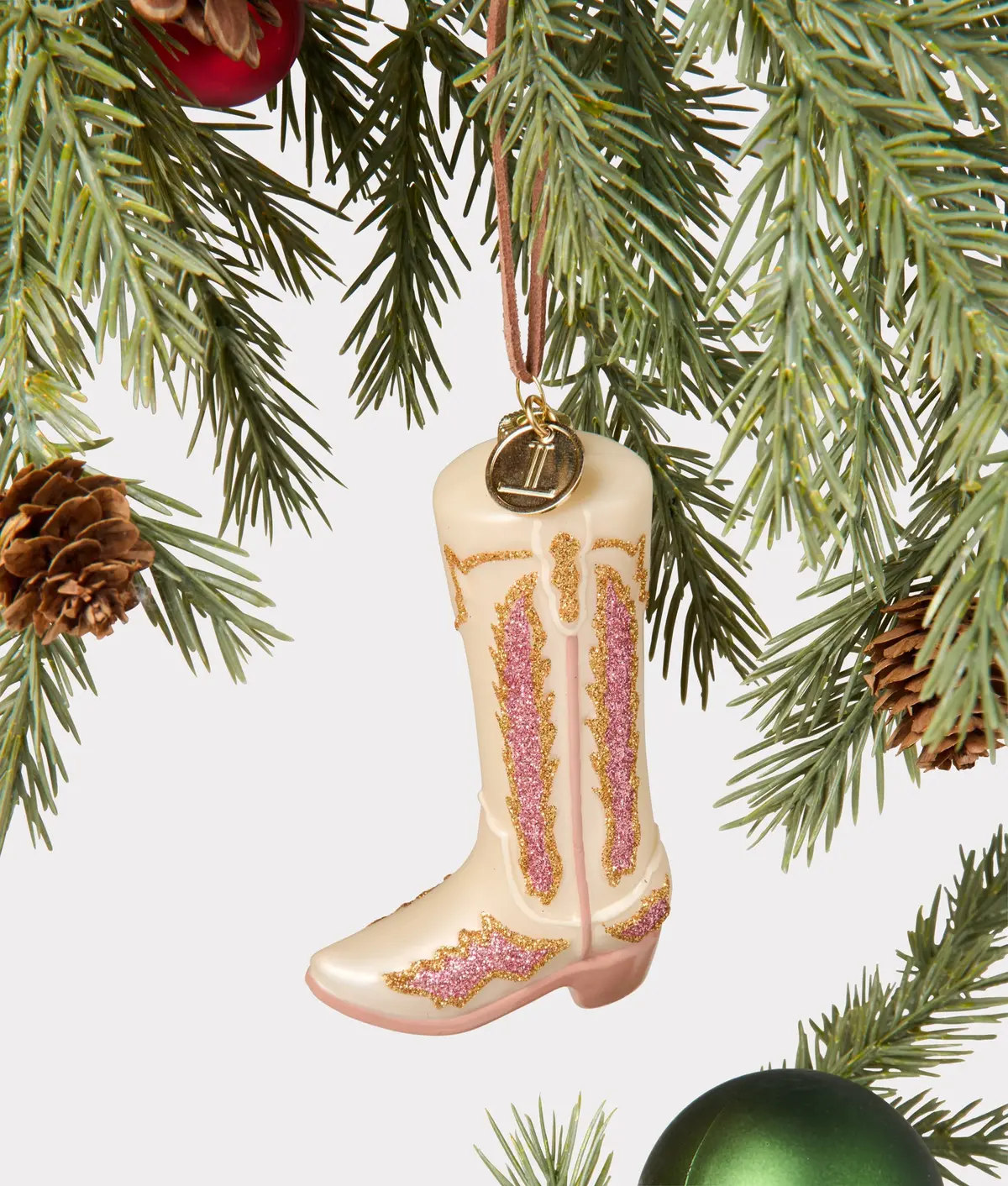 Priscilla Ornament :: Cream 2