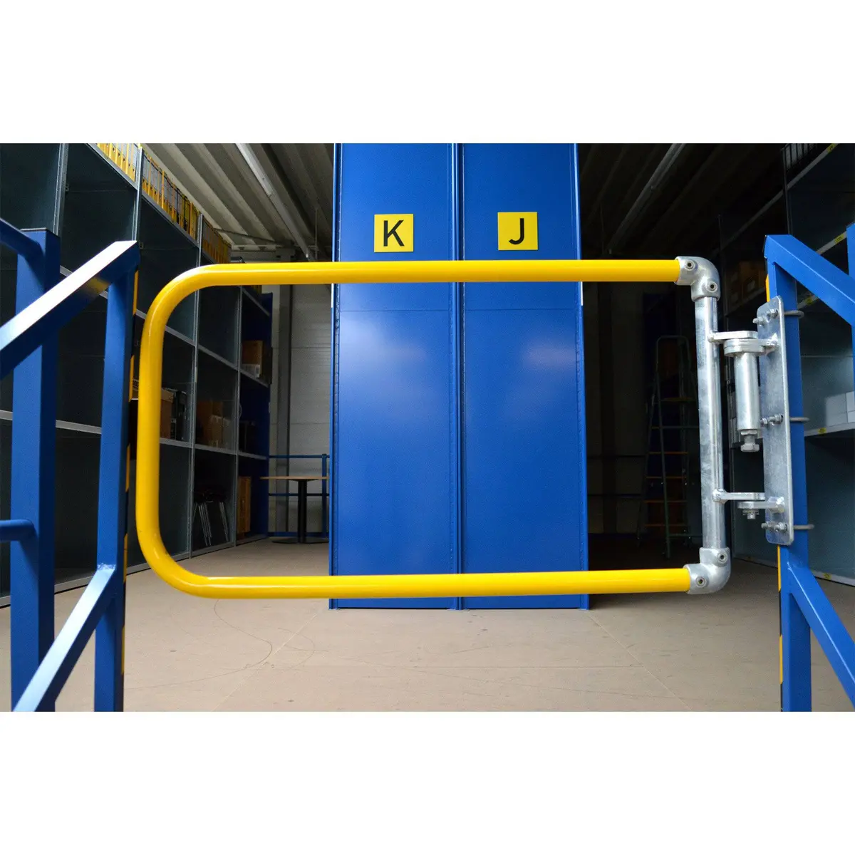 Self-Closing Steel Safety Gate (Spring Loaded) 2