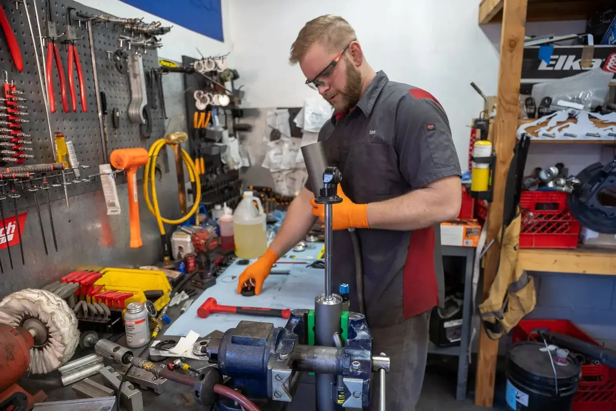 Shock Rebuilds And Revalves 4