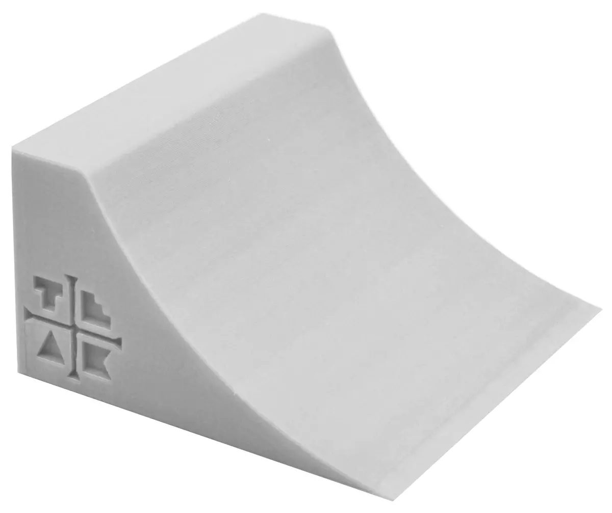 Mini Quarter Pipe, 4 Inch - White 1