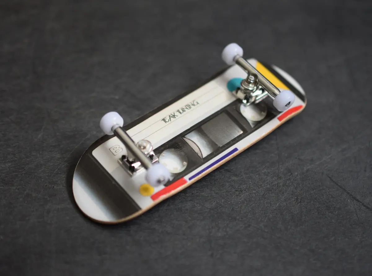32Mm Prolific Gen2 Fingerboard Complete - "Cassette Tape" Graphic - Gen2 Prodigy Trucks + Pro Duro Bubble Bushings 1
