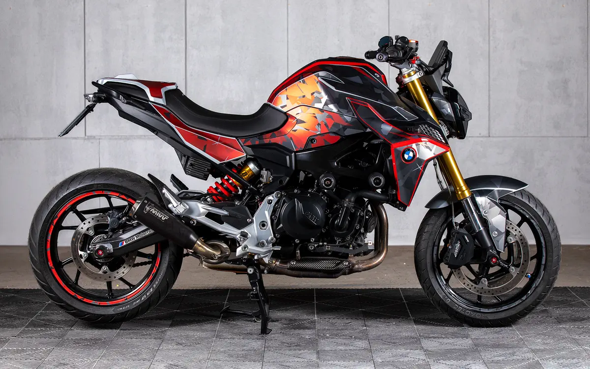 Bmw F 900 R Graphics - "Flake" (Black/Red) 1