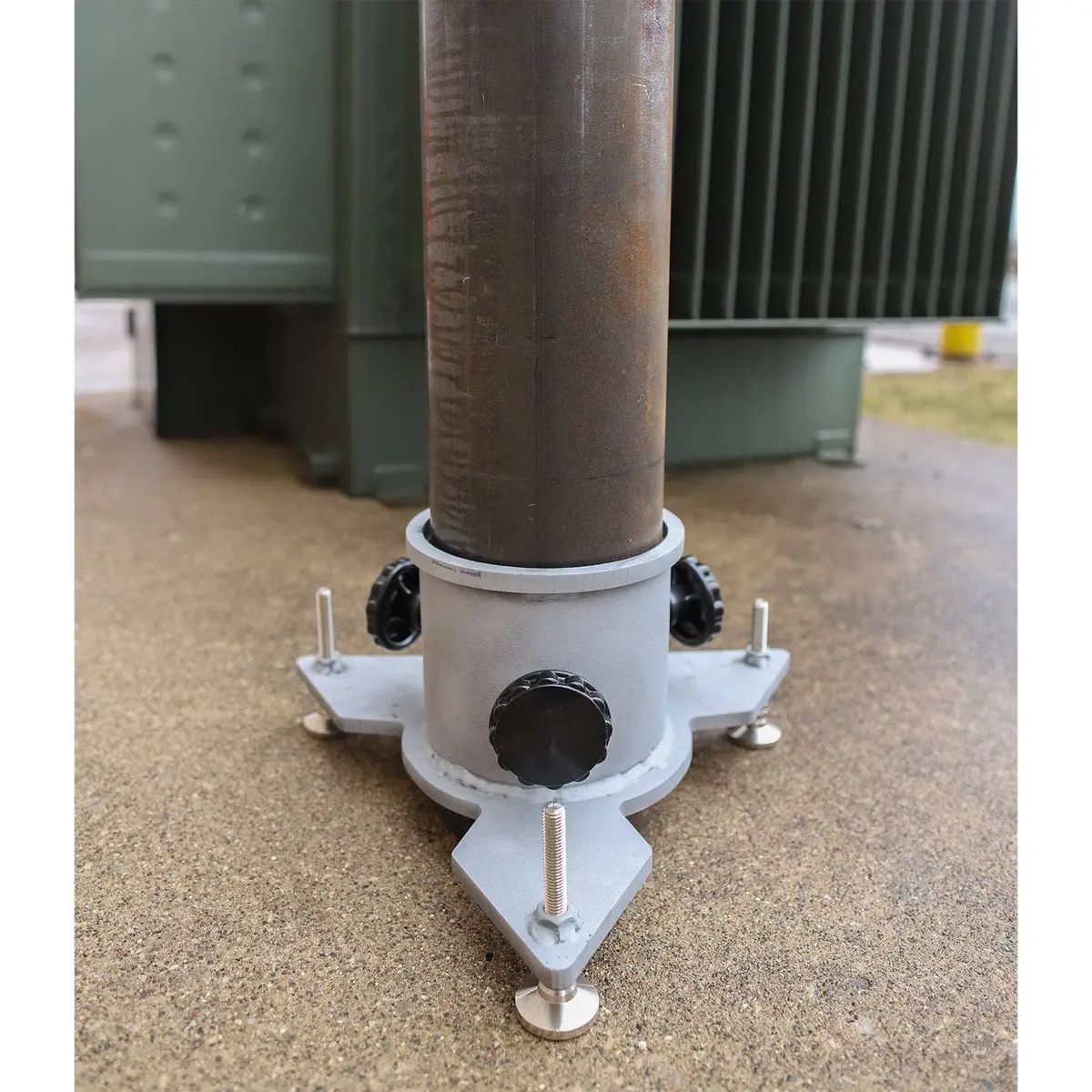 Bollard Installer 1