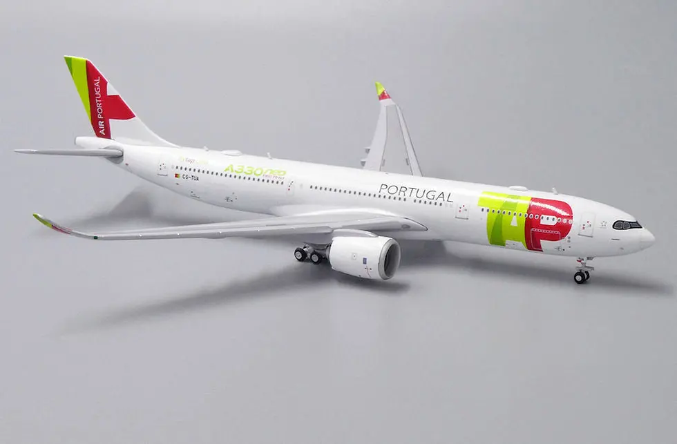 Avião Colecionável Tap 330 Portugal Escala 20 Cm 1